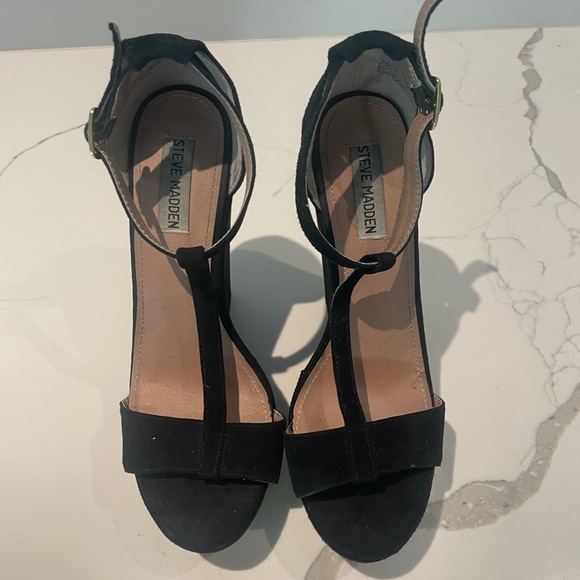 Steve Madden- Xtrime Black Platform
Wedges With Straps & Gold Detail - Picture 3 of 8